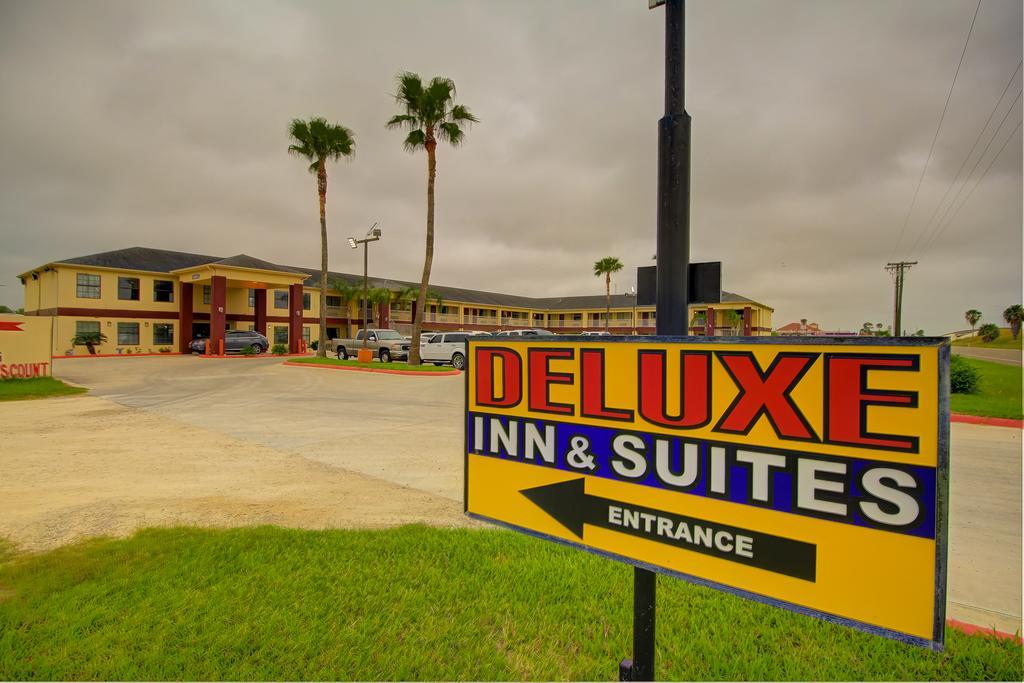 Deluxe Inn And Suites Raymondville Kültér fotó